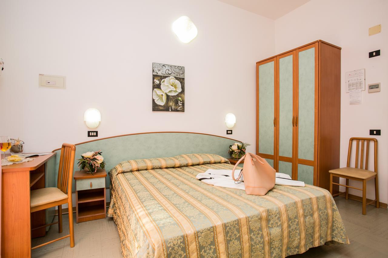 Hotel Pineta Bellaria-Igea Marina Esterno foto