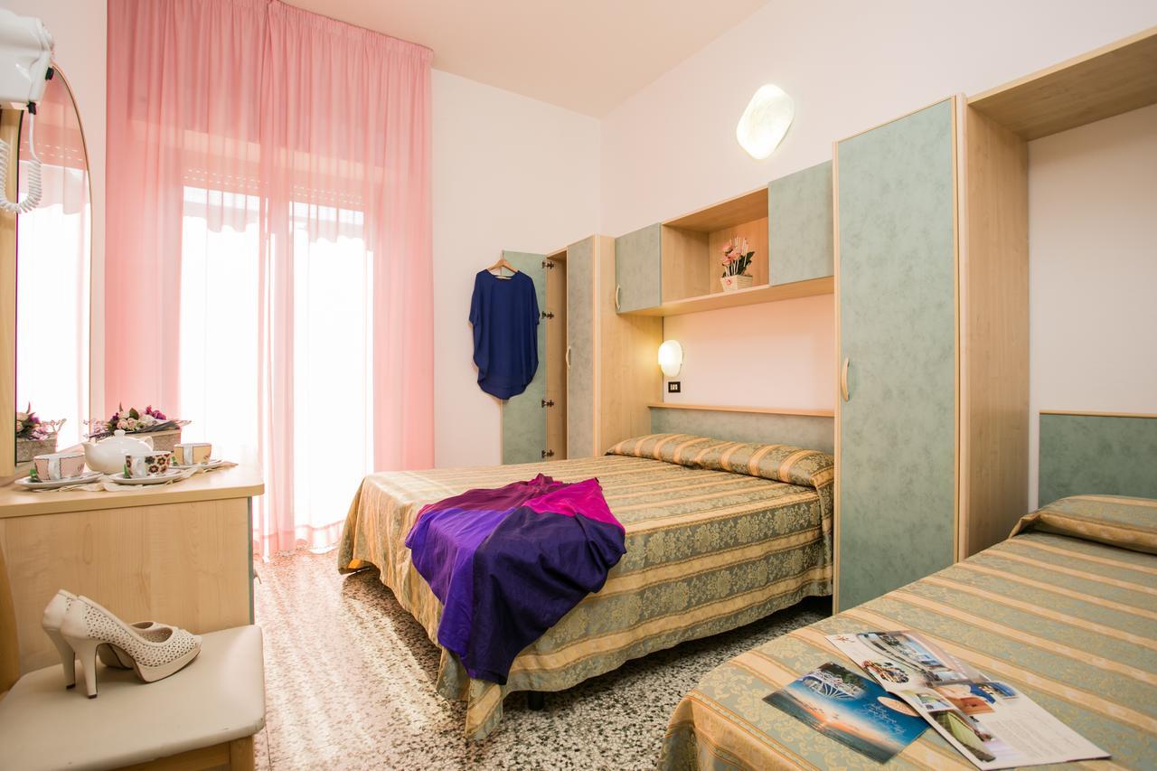 Hotel Pineta Bellaria-Igea Marina Esterno foto