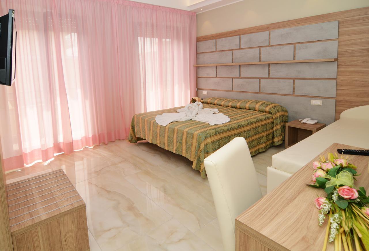 Hotel Pineta Bellaria-Igea Marina Esterno foto