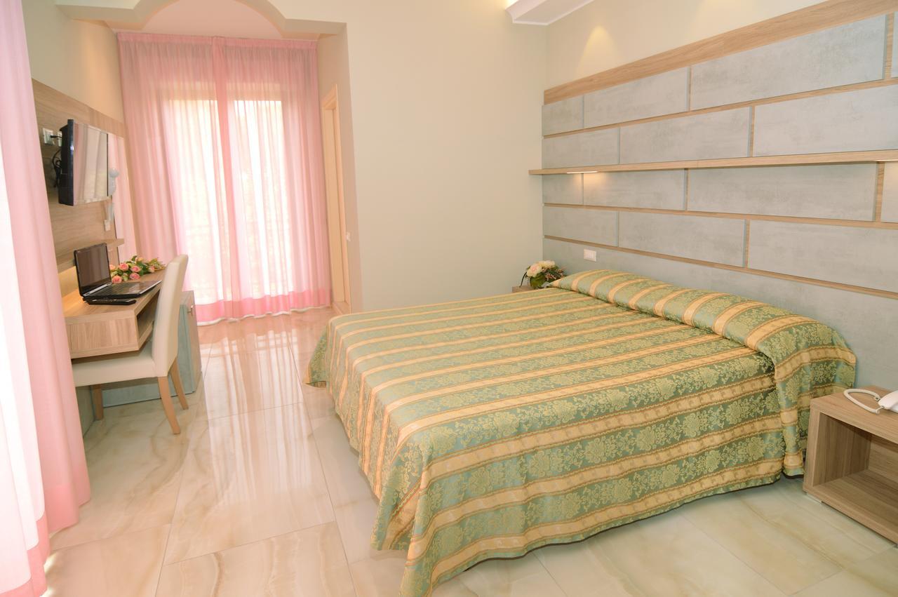 Hotel Pineta Bellaria-Igea Marina Esterno foto