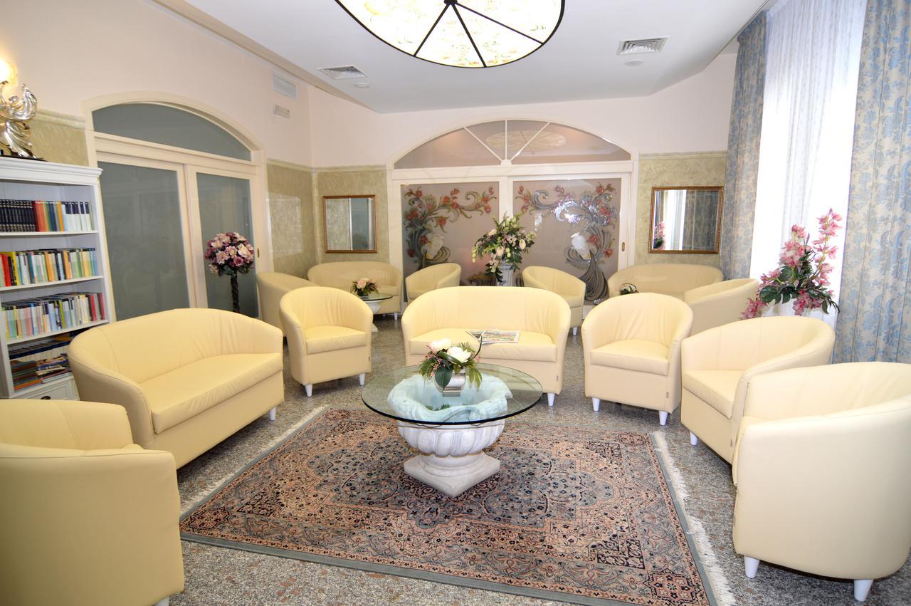 Hotel Pineta Bellaria-Igea Marina Esterno foto