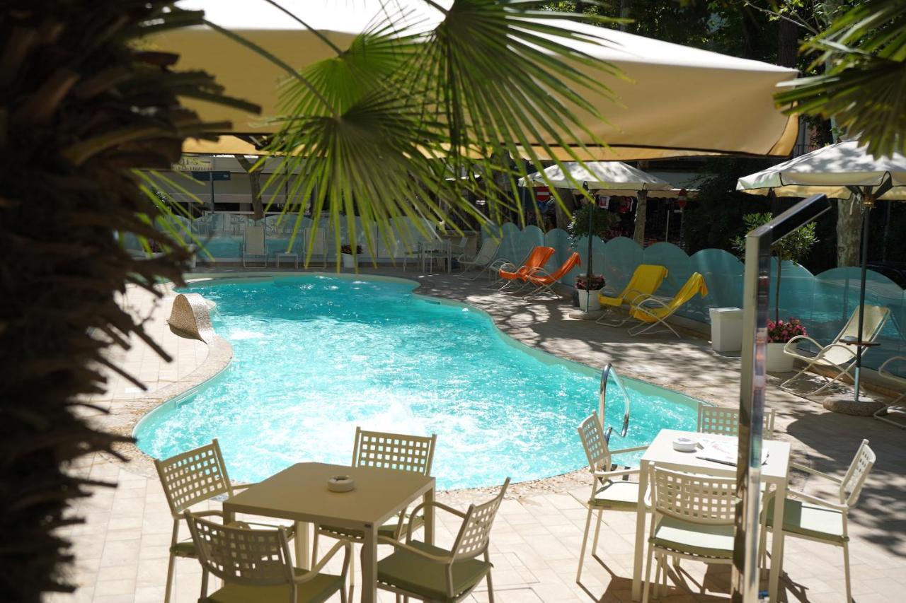 Hotel Pineta Bellaria-Igea Marina Esterno foto